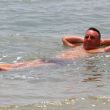 Wypornośc wody w Morzu Martwym - 82 kg unosi się na wodzie